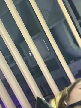 Show modela Star_Mia69 na web-kameri