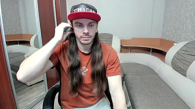 AlansonofDaddy 即時 XXX 聊天