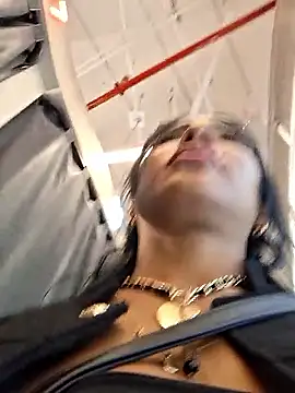 Doll_LorenのライブXXXチャット