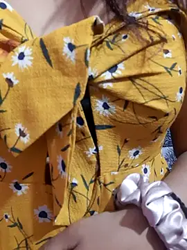 Pertunjukan Kamera Web Monalisa670