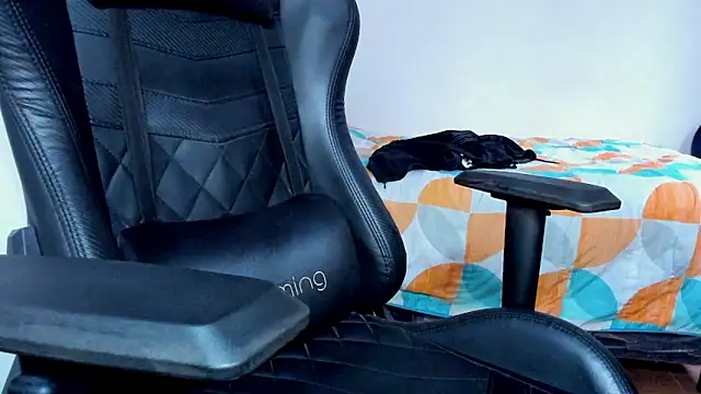 XXX chat uživo modela Tommy_Bred