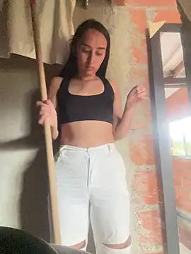 RAKEL37 Adlı Modelin Canlı XXX Sohbeti