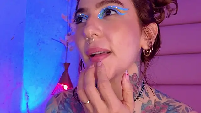 Evangelyne_1's Live XXX Chat