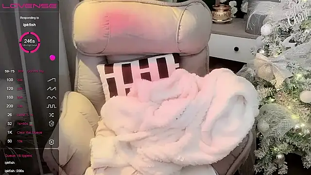 Monica-666888-: онлайн-секс-чат