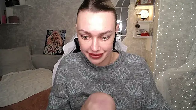 XXX chat uživo modela NickyAdamidi