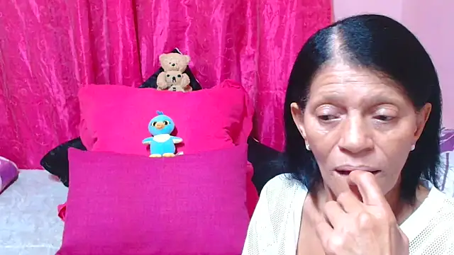 SLUTTYROXY's Live XXX Chat