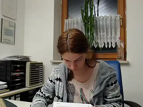 Mercedeswoman8's Live XXX Chat