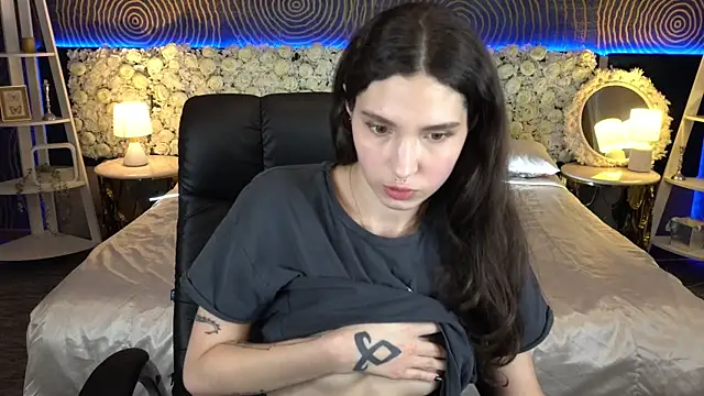 BabyFlowerr Webcam Show