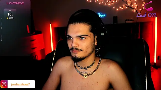 Chatroom XXX en direct de JordanShow