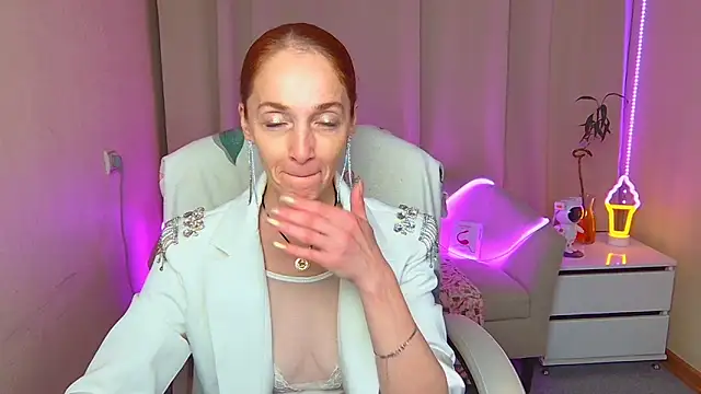 BreeTerner: διαδικτυακό σόου στην κάμερα