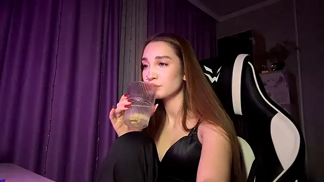 HollyPaw's Live XXX Chat