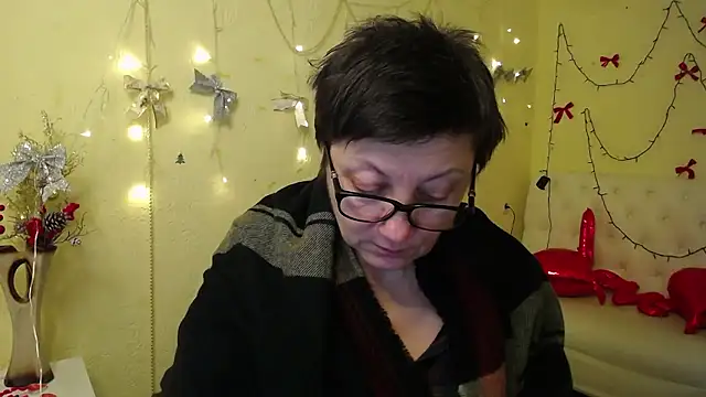 EmilyL0ve's Live XXX Chat