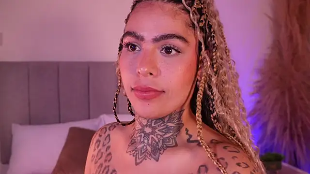 curvyliciousss élő XXX-chatje