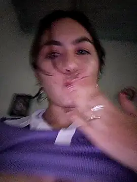 nana_1234: διαδικτυακό σόου στην κάμερα