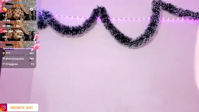 sexy_brunette_12's Live XXX Chat