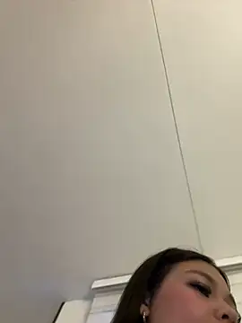 Chat XXX en directo de Alyshanon18