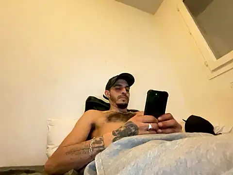 Rebeu313 Chat XXX in diretta