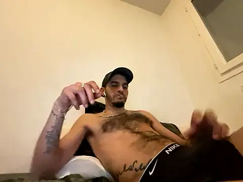 Rebeu313: онлайн-секс-чат