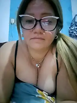 Carlotaazul Chat XXX in diretta