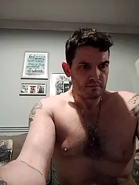 Hixxy_1025 élő XXX-chatje