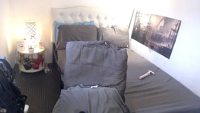 NinaDOM4CUM Chat XXX in diretta