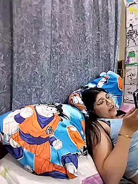 Show modela AddisonAndCouple na web-kameri