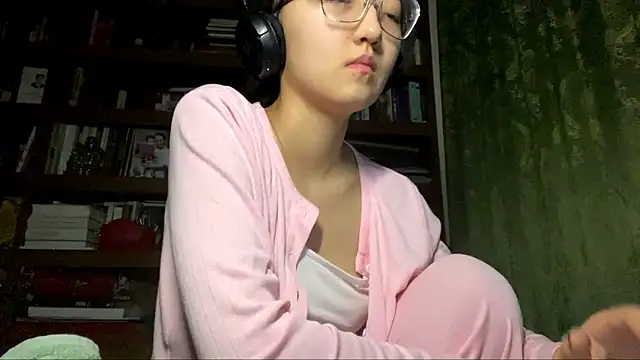 Pokazy przed kamerką – LinaClous