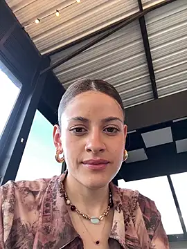 alana15のライブXXXチャット