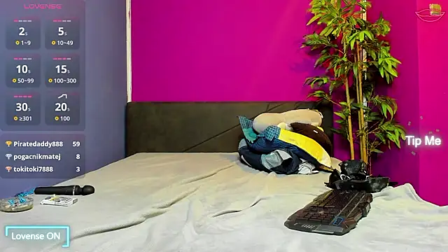 leeahnoirr Adlı Modelin Canlı XXX Sohbeti