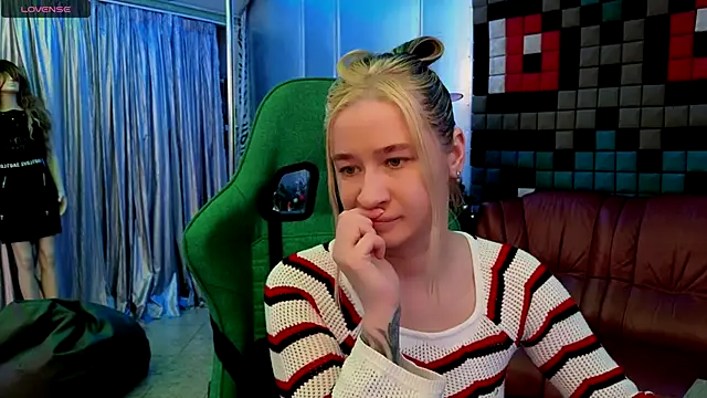 LeilaReal Adlı Modelin Canlı XXX Sohbeti