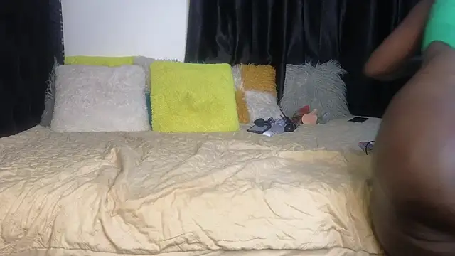 Sexy_sharntel Adlı Modelin Canlı XXX Sohbeti