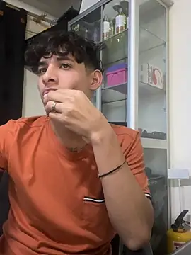 MaxStar26: онлайн-секс-чат