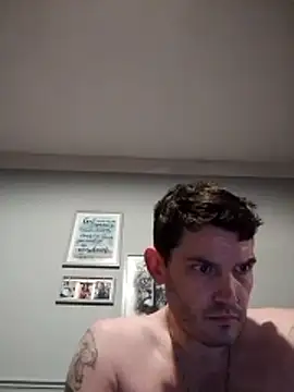 Hixxy_1025's Live XXX Chat