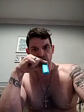 Hixxy_1025's Live XXX Chat