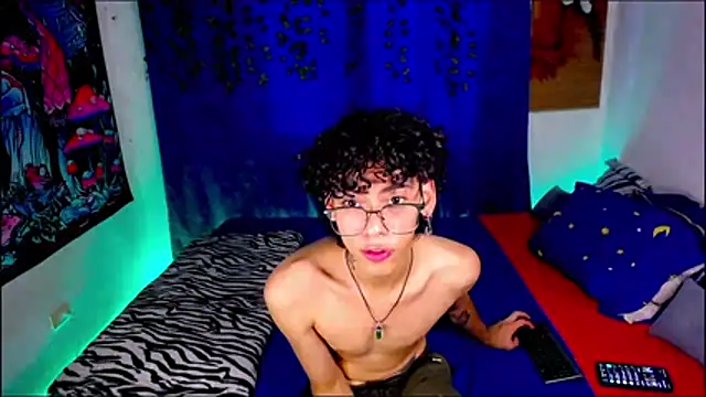 XXX chat uživo modela Thedoll_ethan7