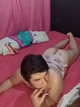 Kaissydoll: διαδικτυακό σόου στην κάμερα