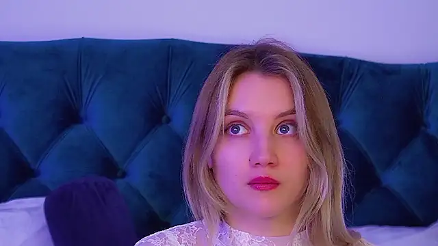 StacyEvances' Live XXX Chat