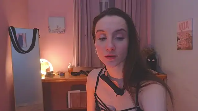 XXX chat uživo modela laracroftmansion