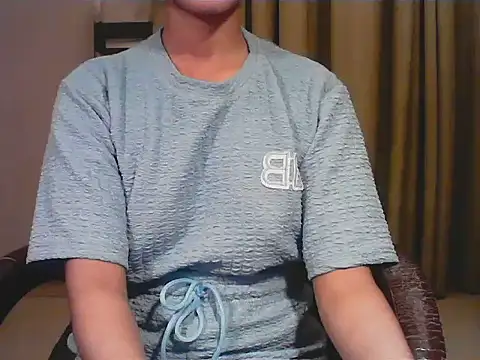 short_girl_ 即時 XXX 聊天