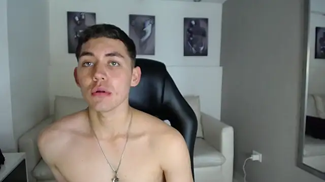 LoganFoster_ Webcam-Show