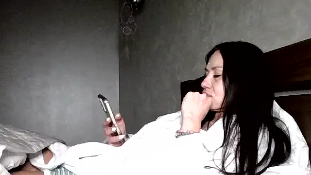 JulianaGold1 Live XXX-Chat