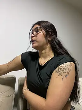 Bunny22_ élő XXX-chatje