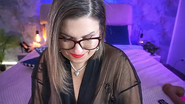 KiraRoxx Live XXX-Chat