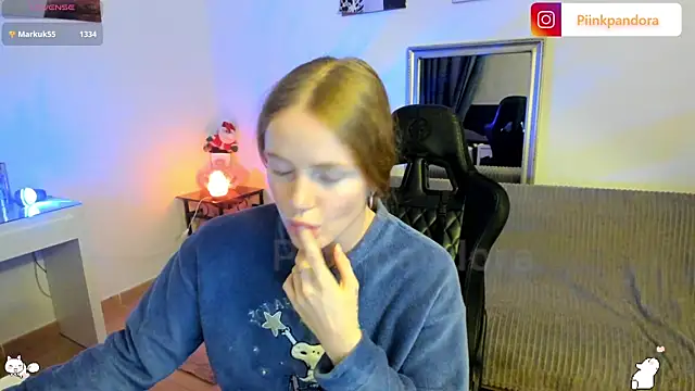 Piinkpandora 现场XXX聊天