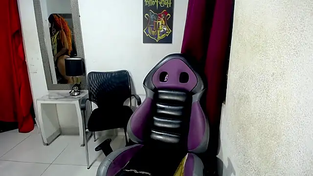 diabla_sexyboobs' Live XXX Chat