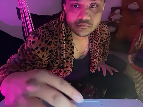 Show modela TroubledRam na web-kameri