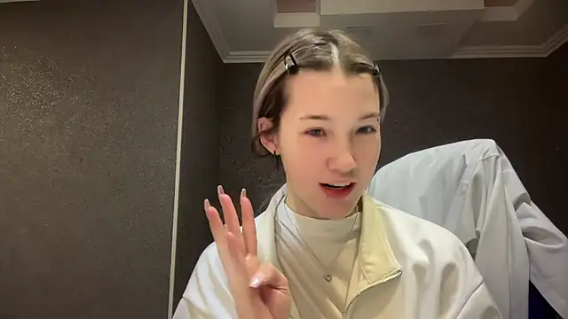 XXX chat uživo modela lilXdomii