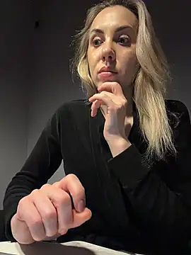 ElenaWhitmore's Webcam Show