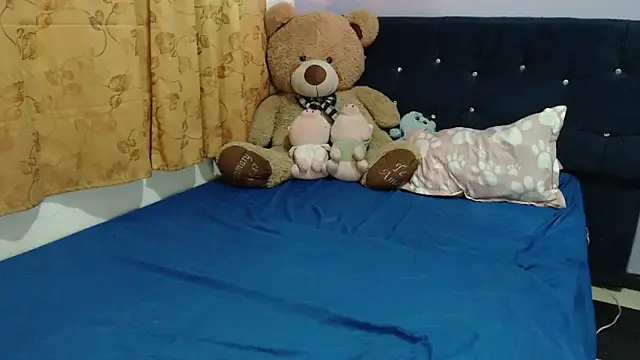 ANGELIQUE_KLANE's Live XXX Chat