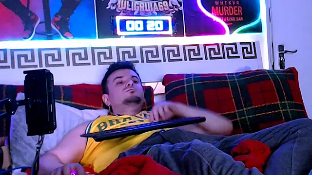 Show modela FuckToyBoy69 na web-kameri